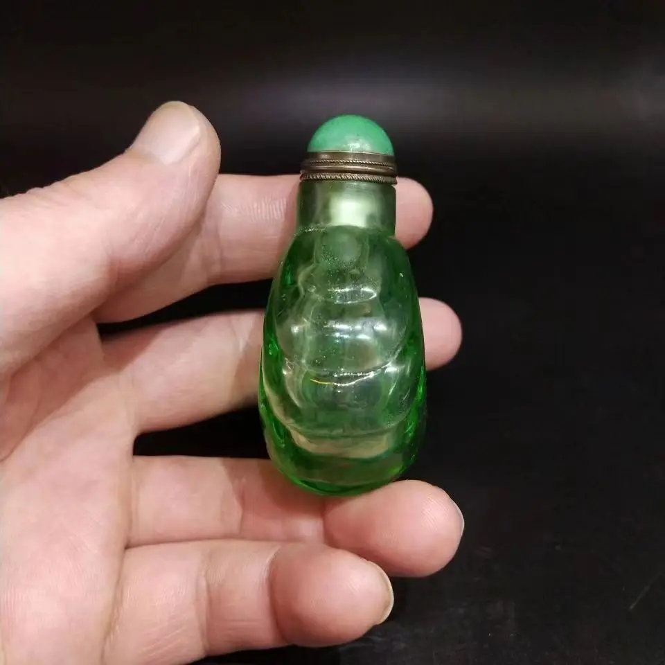中国の古風な緑色の透明ガラス製プリズム型鼻煙壺。民俗芸術コレ - Vintage Collectible Bottles のレビューと価格